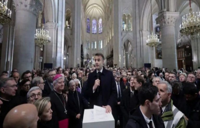 Rihapet Katedralja e Parisit “Notre Dame”