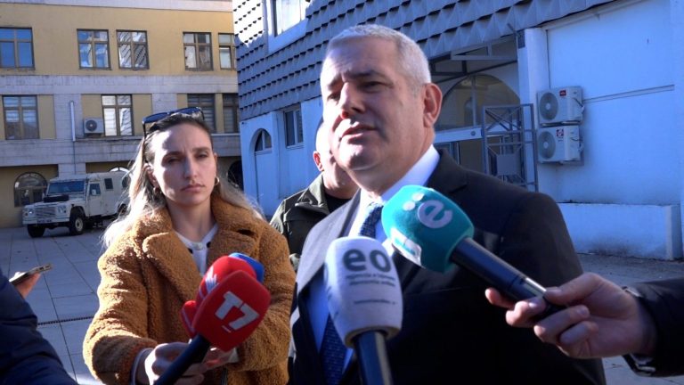 Serbia ia refuzon Sveçlës kërkesën për vizitë në Luginë