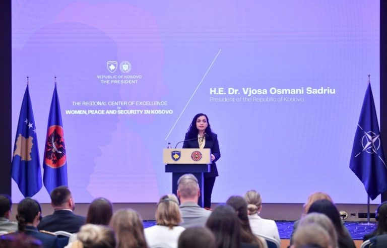 Mbahet punëtoria e avancimit të grave në ushtri, merr pjesë presidentja Osmani