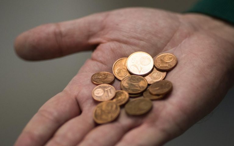 Konsumatorët kosovarë humbasin rreth 50 milionë euro në vit për shkak të mungesës së kusurit në centa