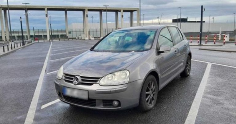 Golfi që qëndroi i parkuar në një aeroport të Gjermanisë për një vit duhet të paguajë 200 mijë euro