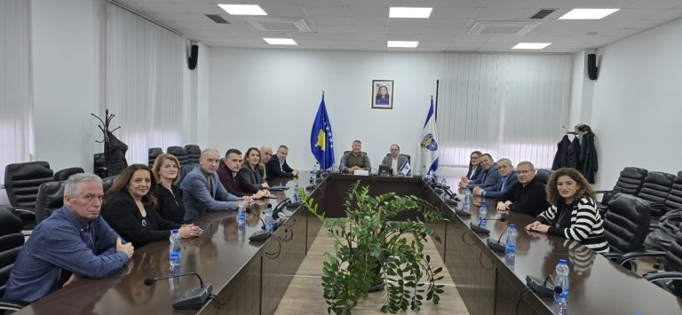 Policia e Kosovës ndan mirënjohje për personelin mjekësor për kontributin e dhënë