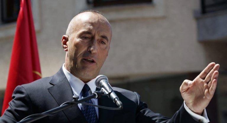 Haradinaj premton dyfishim të pagave dhe pensione baraz me pagën minimale