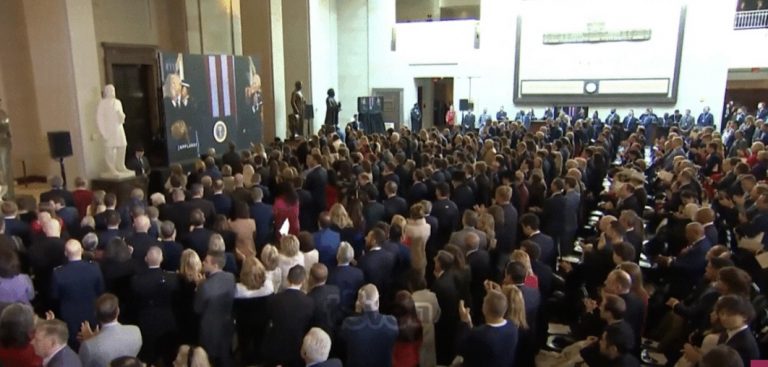Shqiptarët ftohen në ceremoninë e inaugurimit të presidentit Donald Trump