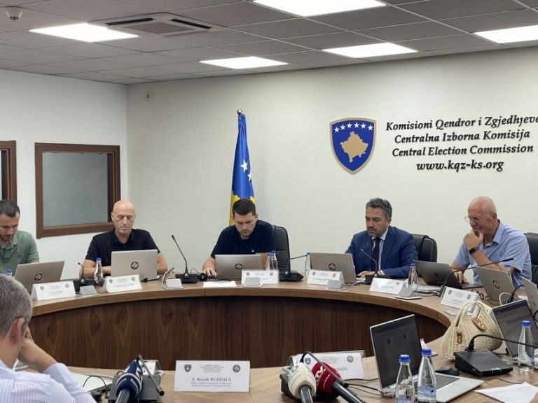 KQZ e akrediton grupin e parë të vëzhguesve të partive politike