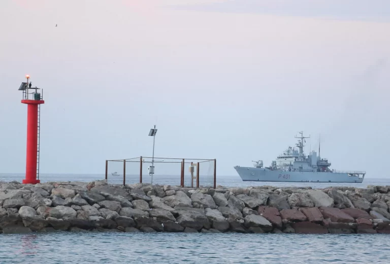 Pas dy muajsh ‘ngrirje’, mbërrin sot në Shëngjin anija me emigrantët nga Italia