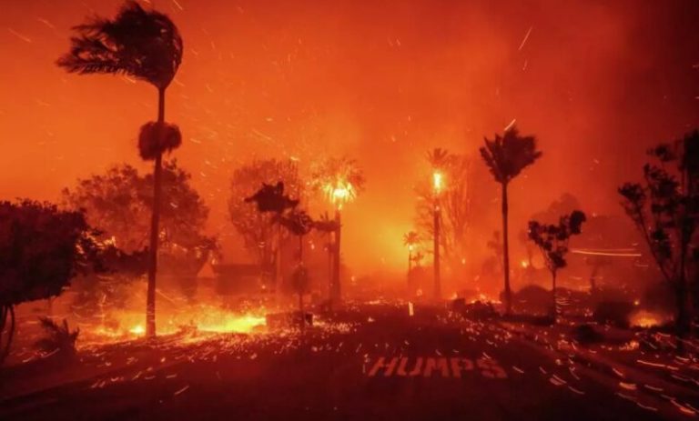 Të paktën dy të vdekur nga zjarret në Los Anxhelos