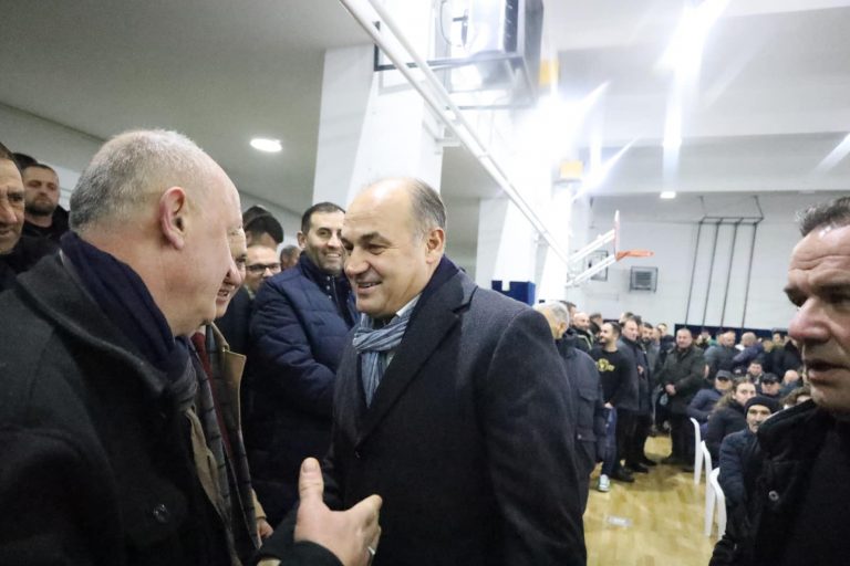 Enver Hoxhaj: Mbështetje e fuqishme dhe entuziazëm i jashtëzakonshëm në Prizren dhe Suharekë