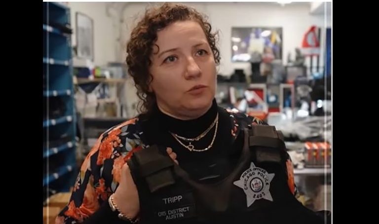 Fitore Duma, shqiptarja që qep jelekë për policinë e Çikagos në SHBA