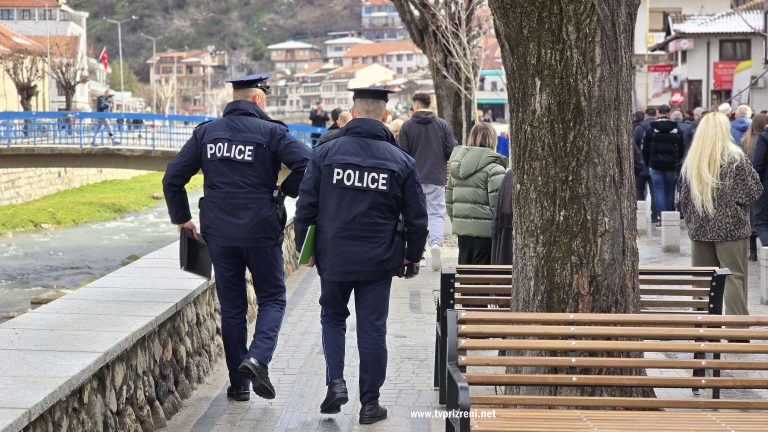 Dy të plagosurit po trajtohen në Spitalin e Prizrenit, të dyshuarit janë identifikuar dhe janë në kërkim