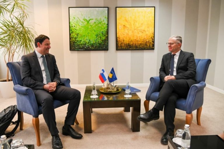Bislimi mirëpriti përfaqësuesin e posaçëm të Sllovenisë për Ballkanin Perëndimor Anžej Frangeš