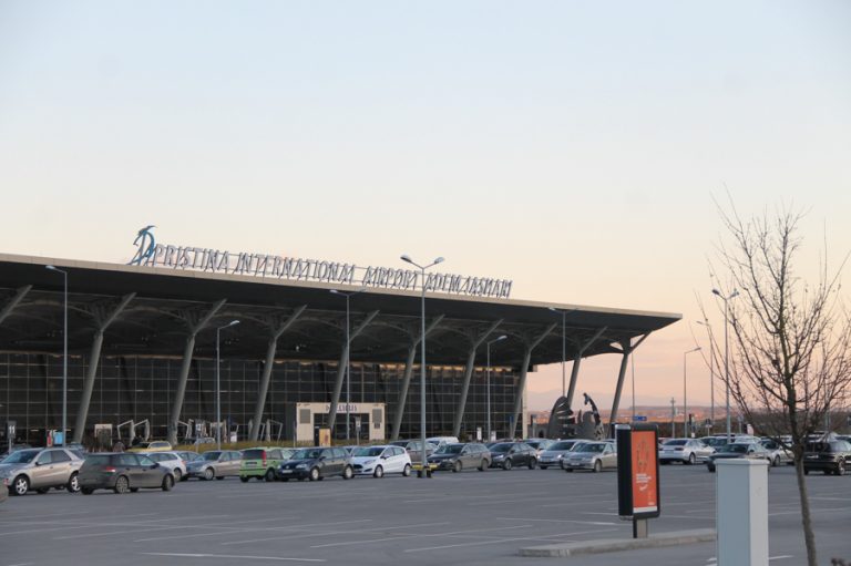 Aeroporti “Adem Jashari” ka një njoftim të rëndësishëm për udhëtarët që i kanë humbur valixhet