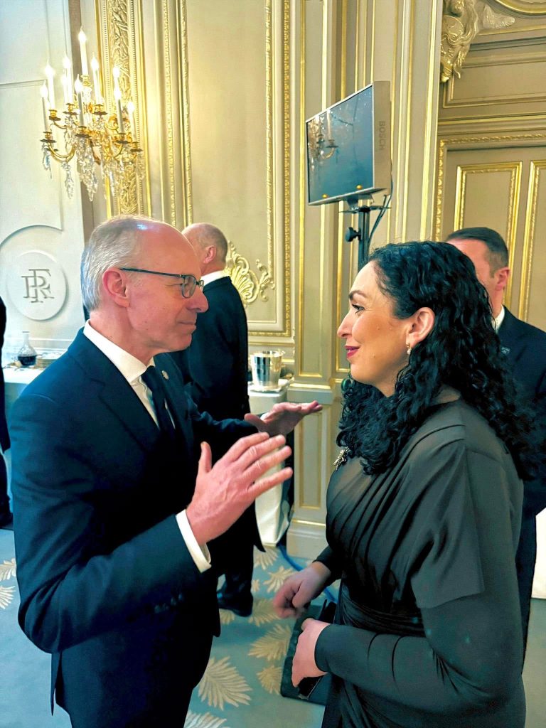 Osmani takon liderë botërorë në Francë