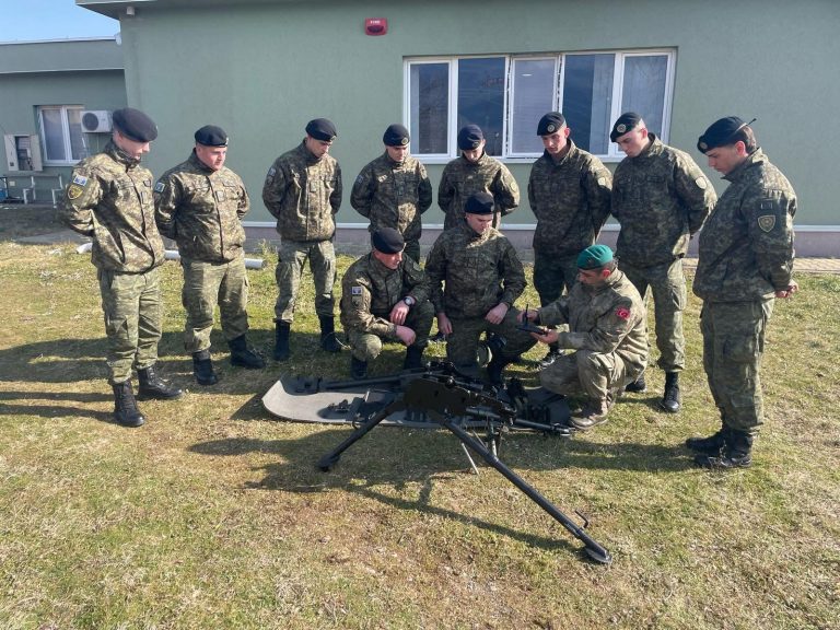 Ushtria turke trajnon ushtarët e Kosovës për përdorimin e Granatahedhësit Automatik MK-19