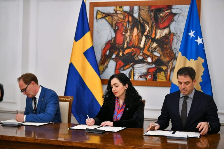 Osmani dhe ambasadori suedez nënshkruajnë marrëveshje bashkëpunimi