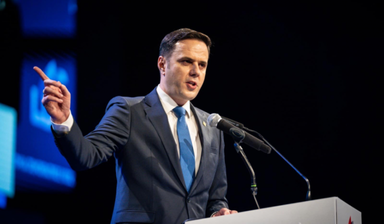 Abdixhiku i përgjigjet Mustafës: Vendimi i lirë i anëtarësisë u dhemb atyre që e kanë injoruar