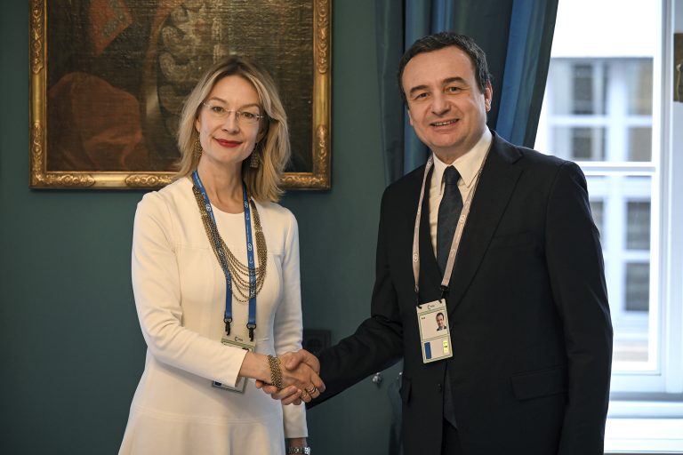 Kurti në Mynih takoi Tuppurainen, diskutuan për marrëdhëniet mes Kosovës e Finlandës