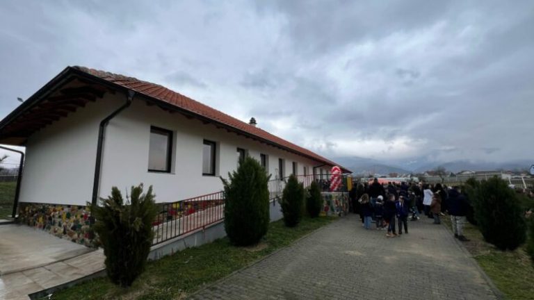 Në Bukosh të Suharekës përurohet çerdhja në vlerë rreth 50 mijë euro