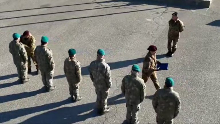 KFOR-i nderon me medalje ushtarët turq për kontributin e tyre në sigurimin e një mjedisi të sigurt në Kosovë