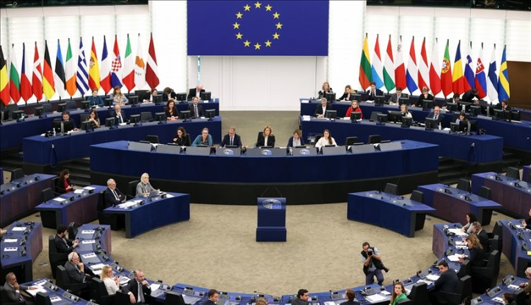 Parlamentit Evropian kërkon heqjen e masave për Kosovën