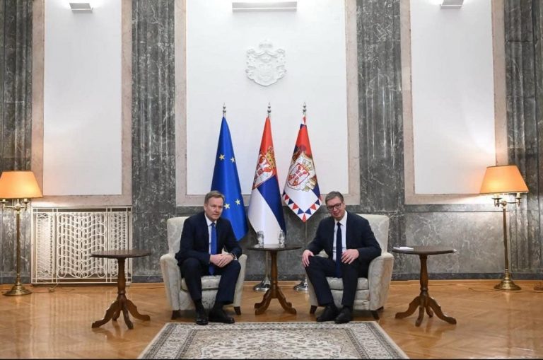 Vuçiq në takim me Sorensenin: Asociacioni parakusht për fillimin e normalizimit të raporteve