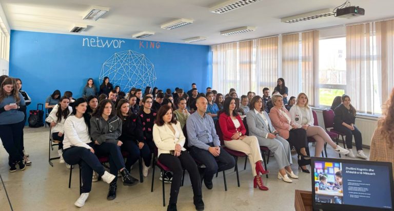 Biblioteka e Prizrenit në bashkëpunim me IAAP “ Ymer Prizreni”, shënuan Ditën e Poezisë