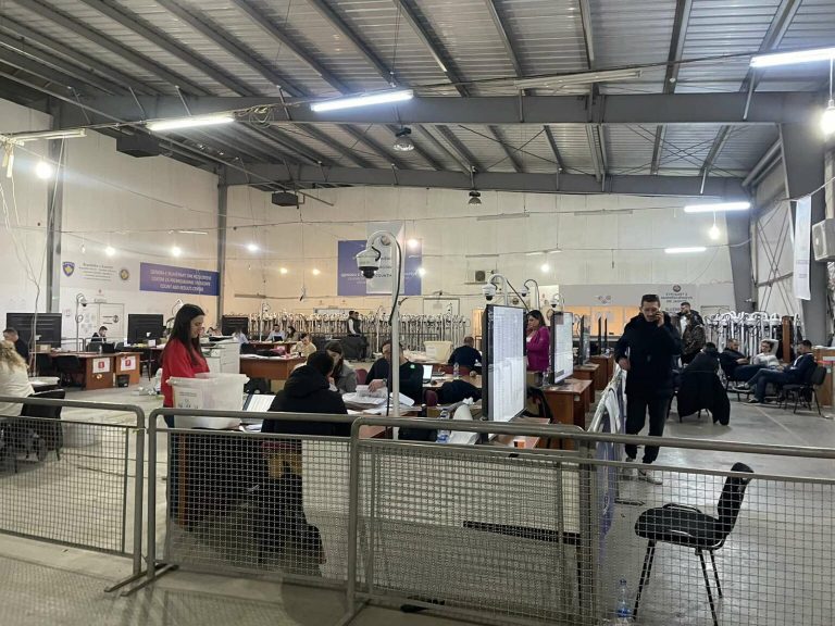 Në QNR po numërohen kutitë e fundit me votat e personave me nevoja të veçanta