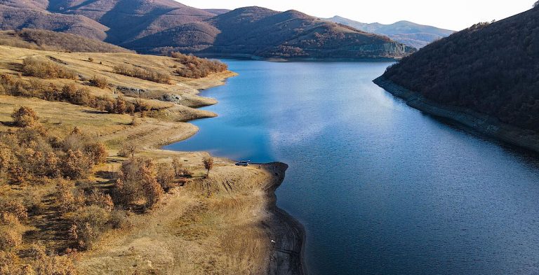 Policia e Kosovës e konfirmon: Shpërtheu një granatë dore e dyshimtë pranë liqenit të Badocit