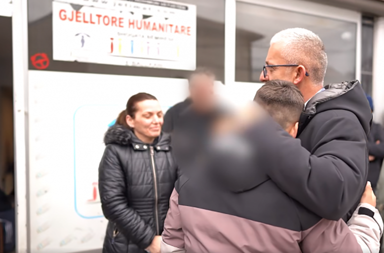 Halil Kastrati i ndërton shtëpi të re nënës me dy fëmijë jetimë nga Hoça e Qytetit