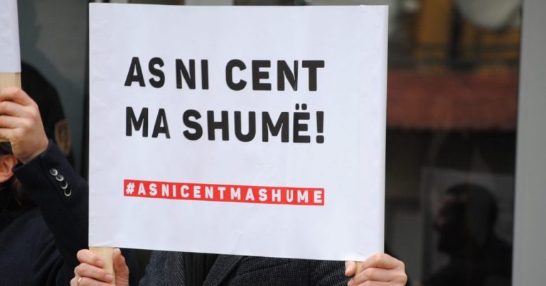 Grupi ‘As ni cent ma shumë’ kundër shtrenjtimit të rrymës, aksion simbolik nesër para zyrave të ZRrE-së