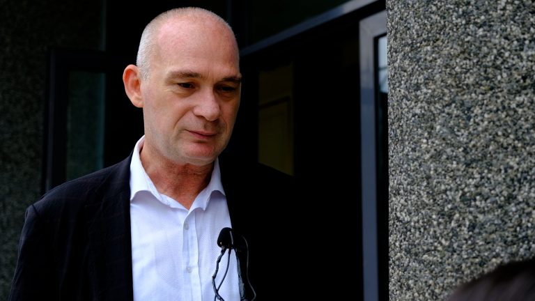 Humolli: Politikisht e shoh më afër LDK-në me LVV-në!