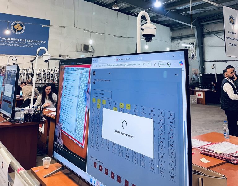 Rinumërohen votat në 36 nga 50 vendvotimet në të cilat kishte mospërputhje të numrit të nënshkrimeve me votat në kuti