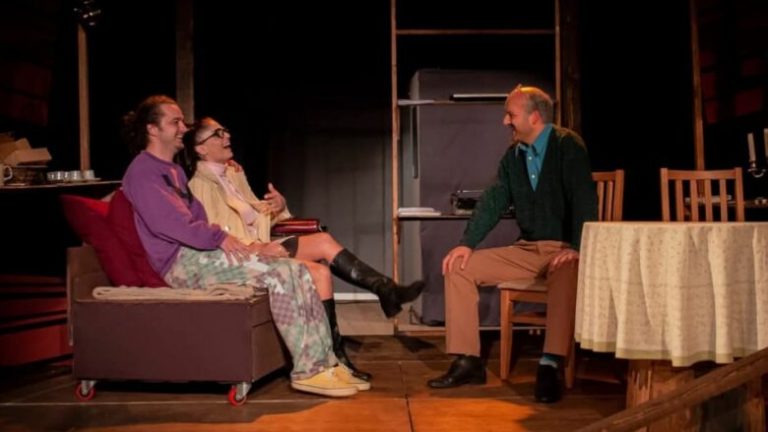 Teatri “Bekim Fehmiu” publikon programin e shfaqjeve për muajin mars