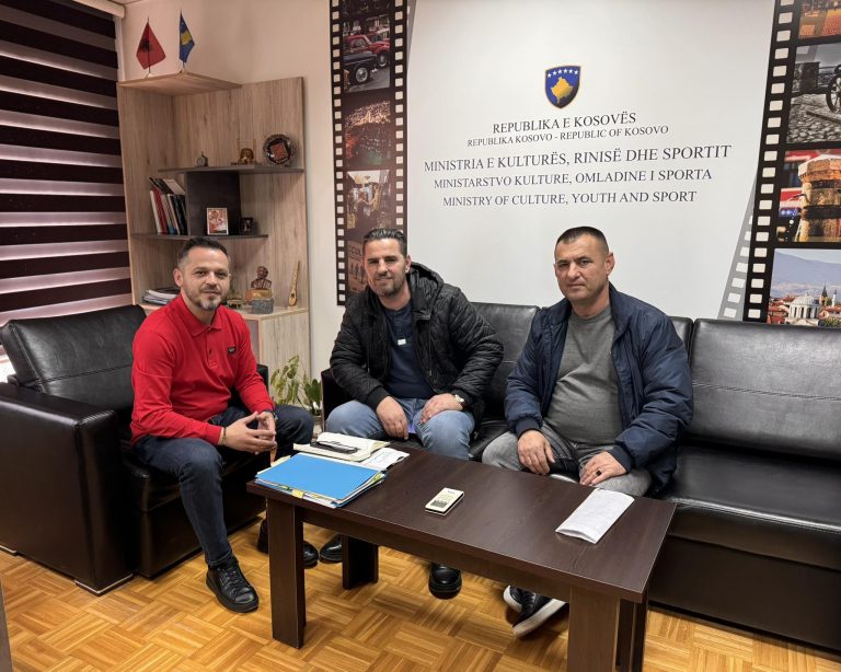 Drejtori i QRTK-së në Prizren ka pritur sot në takim përfaqësuesit e Organizatës së Veteranëve të Luftës së UÇK-së