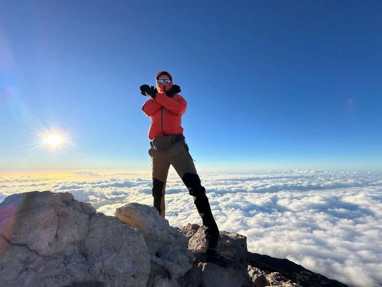 Alpinisti kosovar ngjitet në majën më të lartë të Spanjës