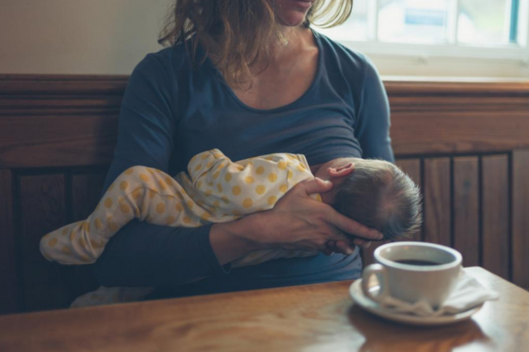 Neonatologia kosovare: Dalja me foshnje 2-3 javëshe në kafiteri është e gabueshme