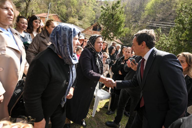 Kryeministri Kurti bëri homazhe dhe mori pjesë në manifestimin përkujtimor të betejës së Rakocit