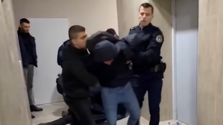 Arrestohen aktivistët e “Asnjë cent më shumë” që bllokuan zyrat e ZRRE-së