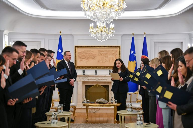 Presidentja Osmani dekreton 20 gjyqtarë me mandat fillestar