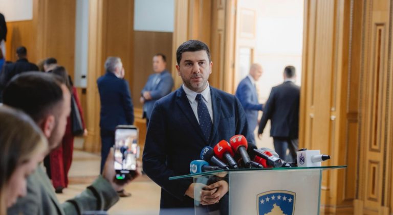 Krasniqi: Rikandidimi i të njëjtës figurë përçarëse që ka dështuar dy herë ka për qëllim bllokimin