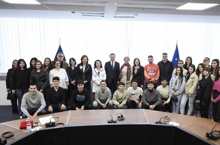 Kurti mirëpriti një grup nxënësish nga Bosnje dhe Hercegovina