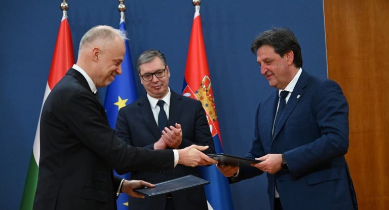 Vuçiq nënshkruan marrëveshje ushtarake me Hungarinë pas ujdisë Kosovë-Kroaci-Shqipëri