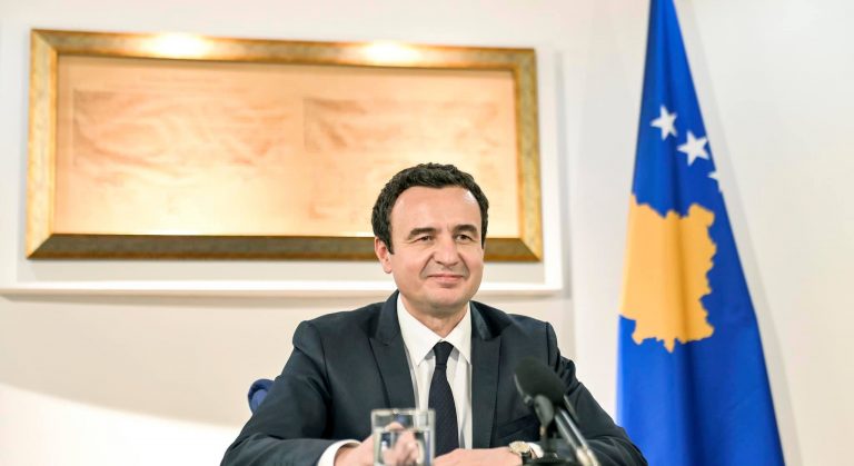 Kurti fton në takim krerët e partive politike