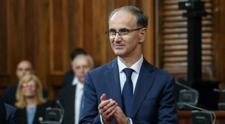 Kryeministri i ri i Serbisë “ëndërron” për Kosovën