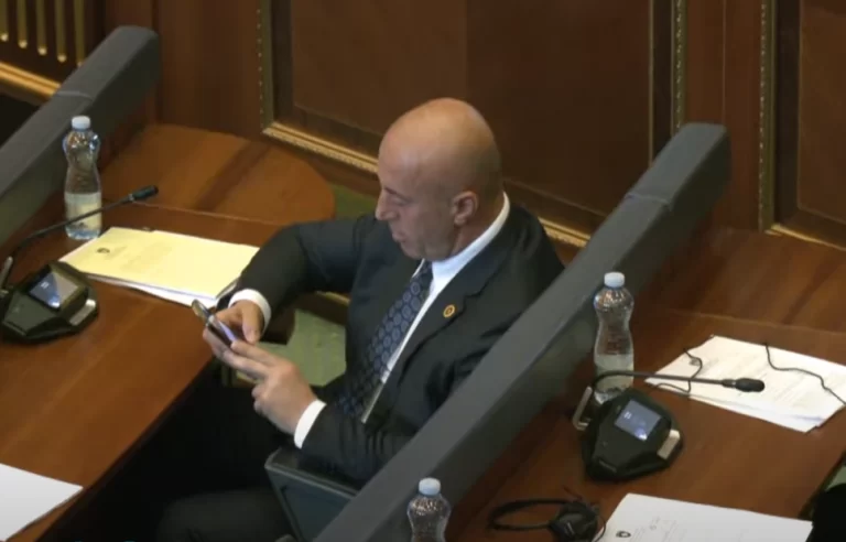 Haradinaj për Kurtin: Mashtruesi e ka ndarë mendjen për t’i bërë keq e më keq Kosovën