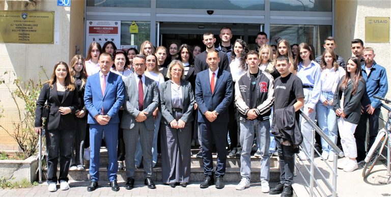 “Dita e Hapur” në Gjykatë: Studentët e Juridikut vizitojnë institucionin e drejtësisë