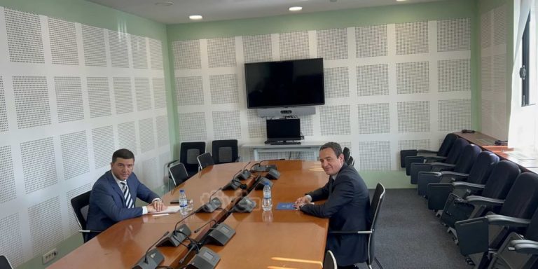 Nis takimi mes Kurtit dhe Krasniqit