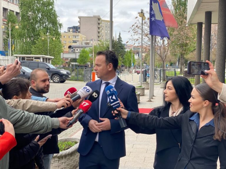 Peci: Haxhiu sërish kandidate për kryetare Kuvendi