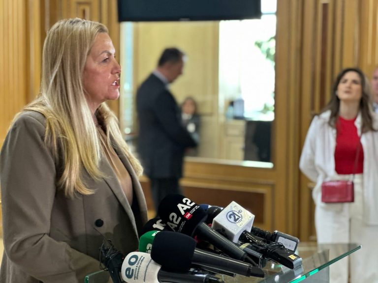 AAK s’ka ndonjë propozim për Presidenten, pret alternativë nga ajo