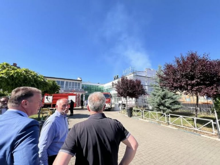 Zjarri në një shkollë të Suharekës, flet Muharremaj